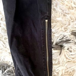 BDG straight leg Moto zipper pant. Size 28.
